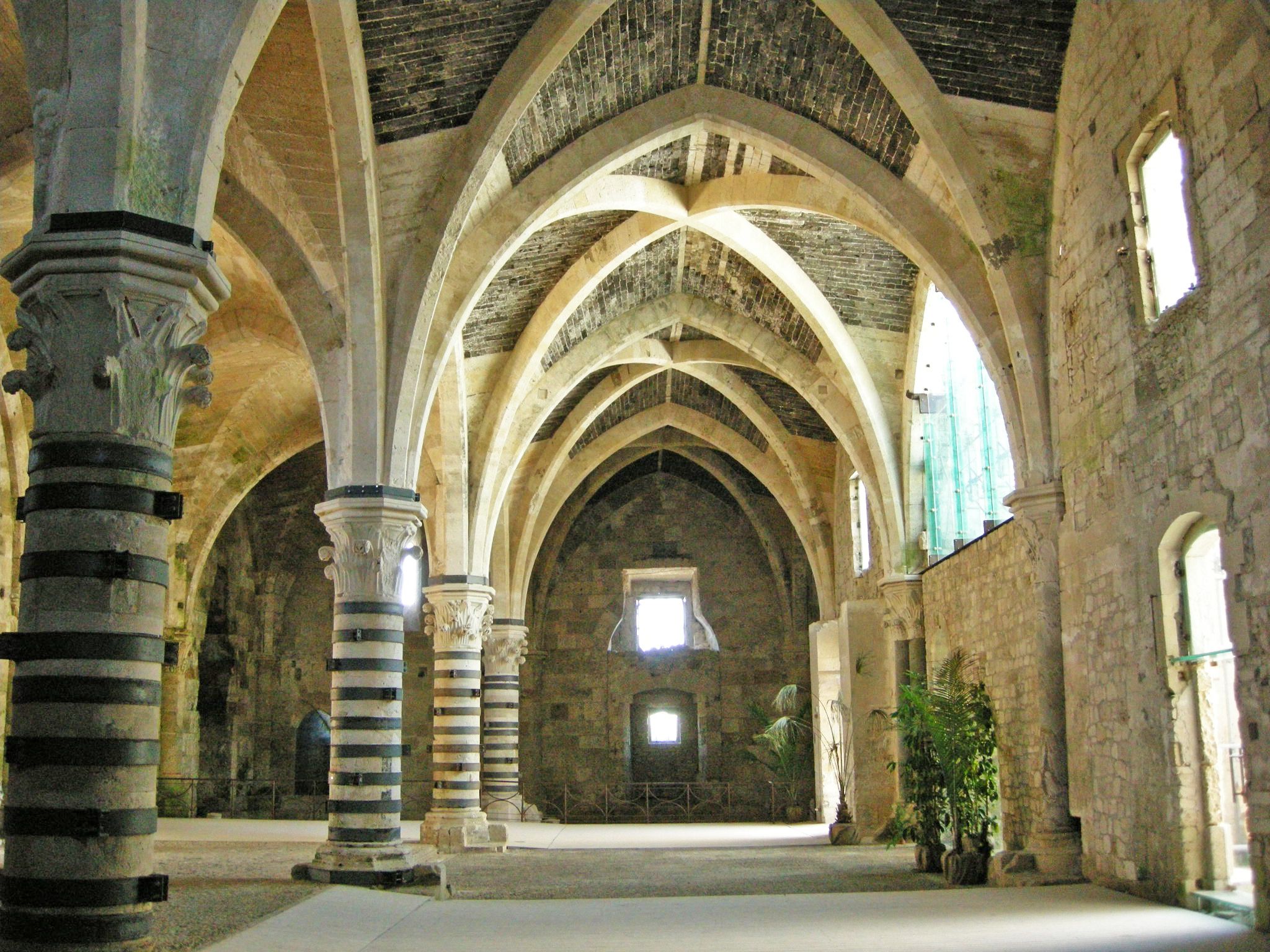 Ortigia,_castello_maniace,_interno,_sala_15.JPG