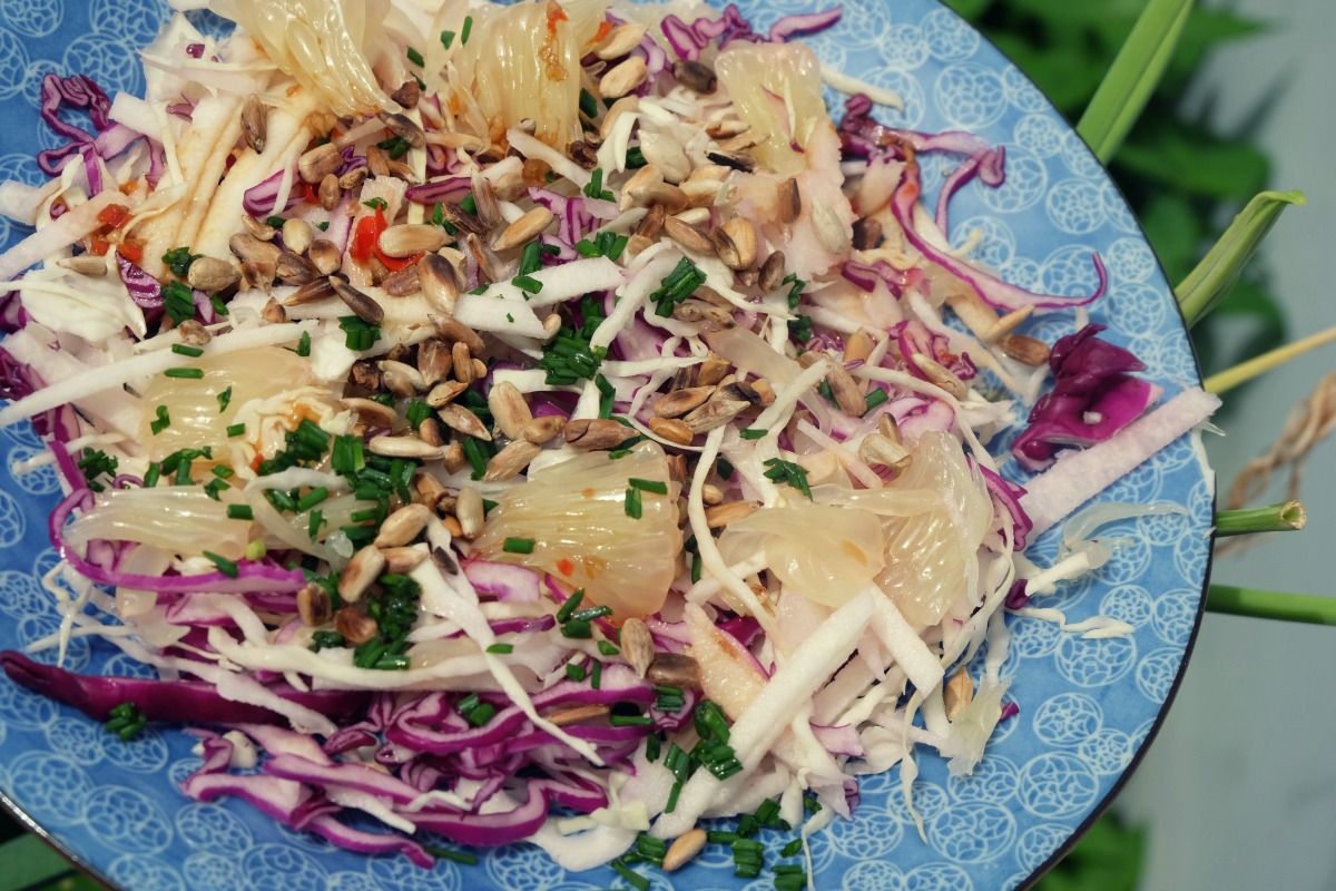 Jícamas-pomelo-salad-1.jpg