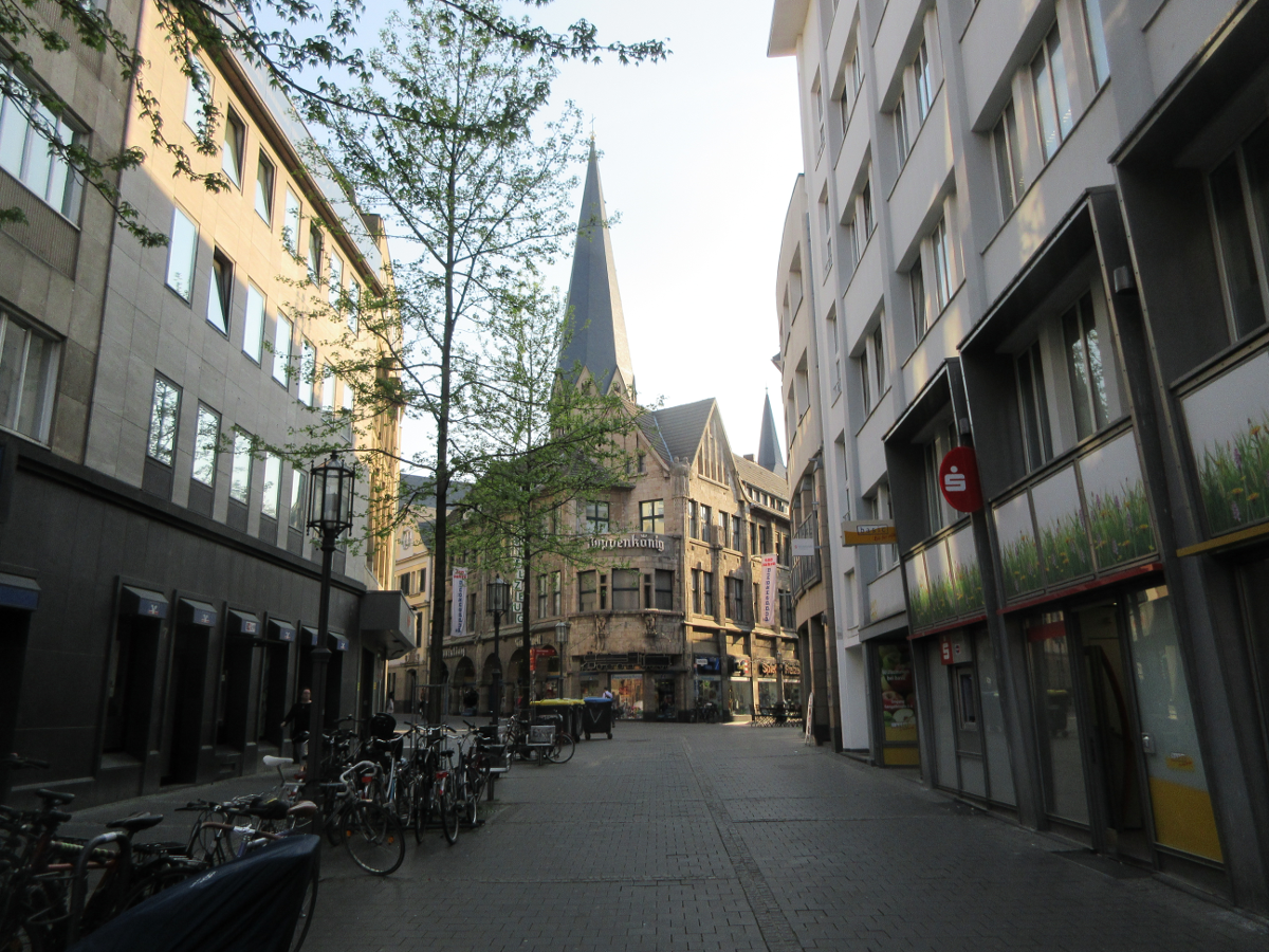 00_bonn_pedestrian_street.png