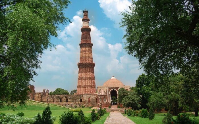 qutub-minar_2831326_l.jpg