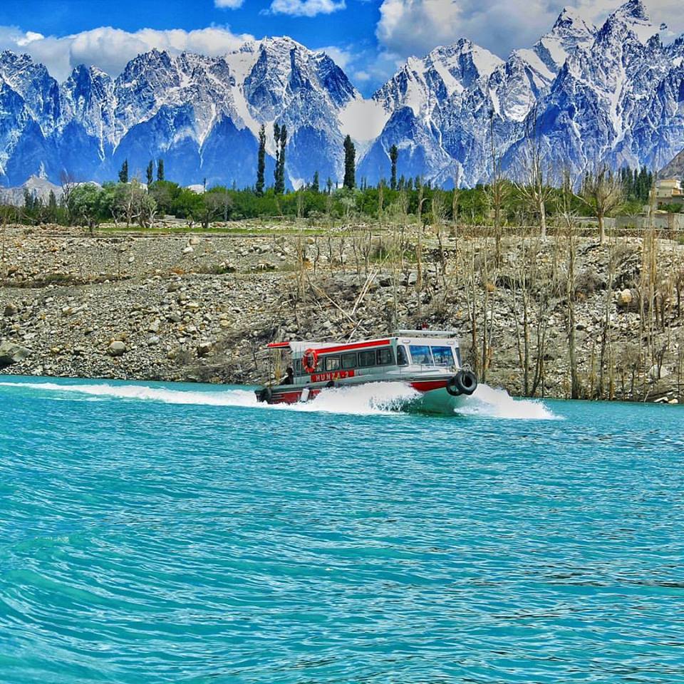 14-Attabad-Lake-Gilgit-Baltistan.jpg