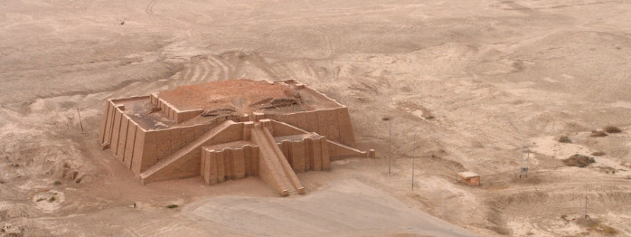 Ziggurat Ur di Irak..jpg