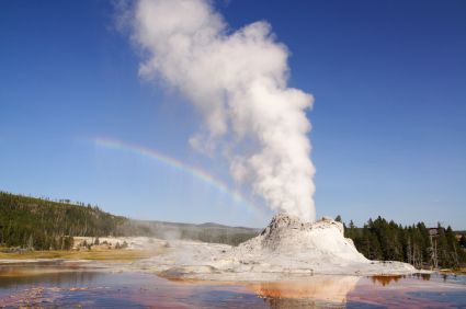 yellowstone_gyeser.jpg