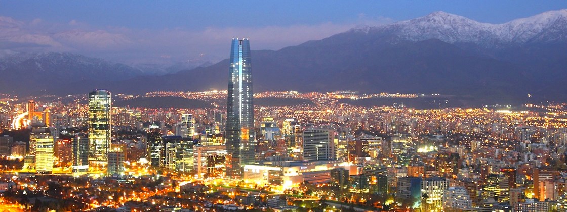 articles-santiago-and-surrounding-mountains-in-the-evening-je-jaeger.jpg