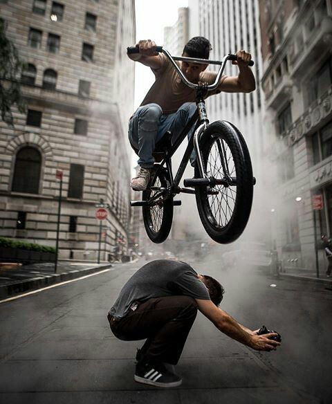 Cycle best sale stunt pic