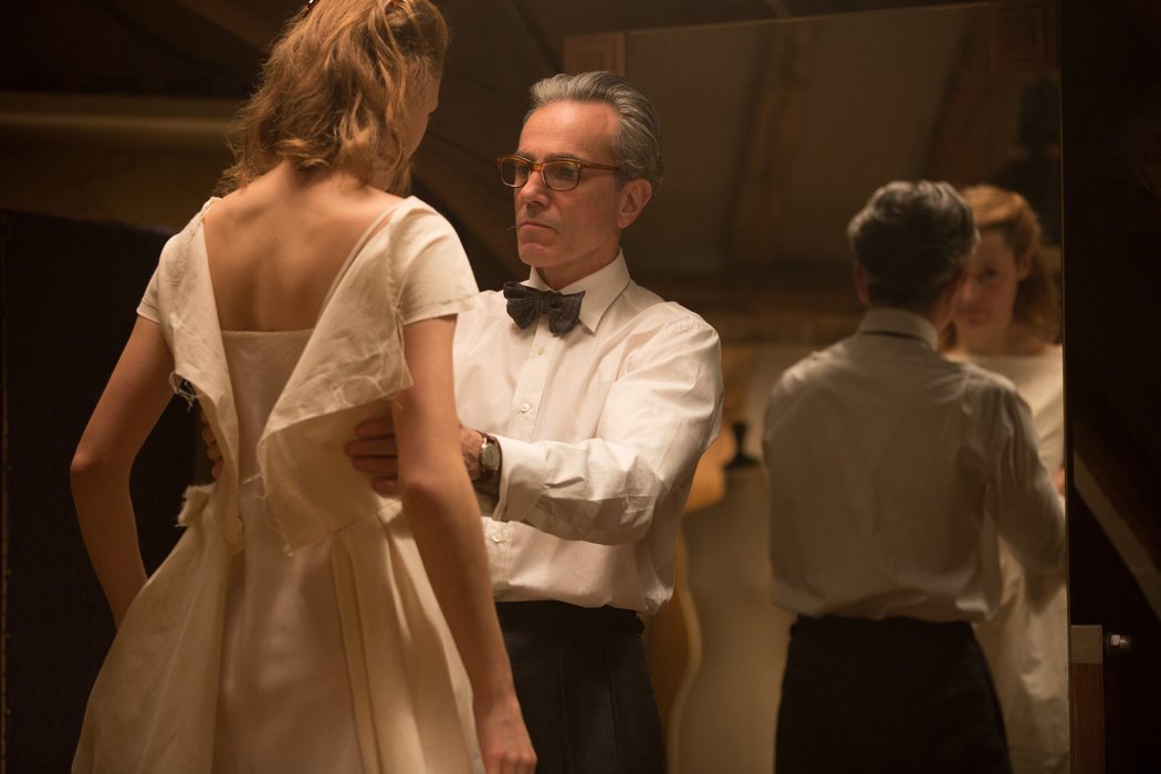 25phantomthread-1-master1050.jpg