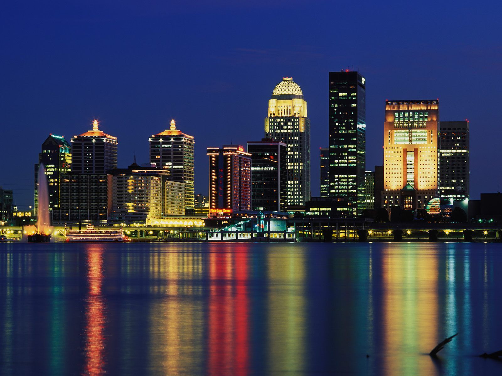 Louisville_Skyline_Kentucky.jpg