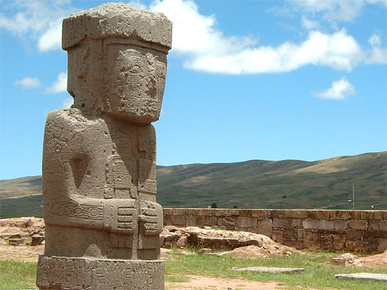 Tiwanaku_Statue_Der_Moench Fulsen at German Wikipedia 3.0.jpg