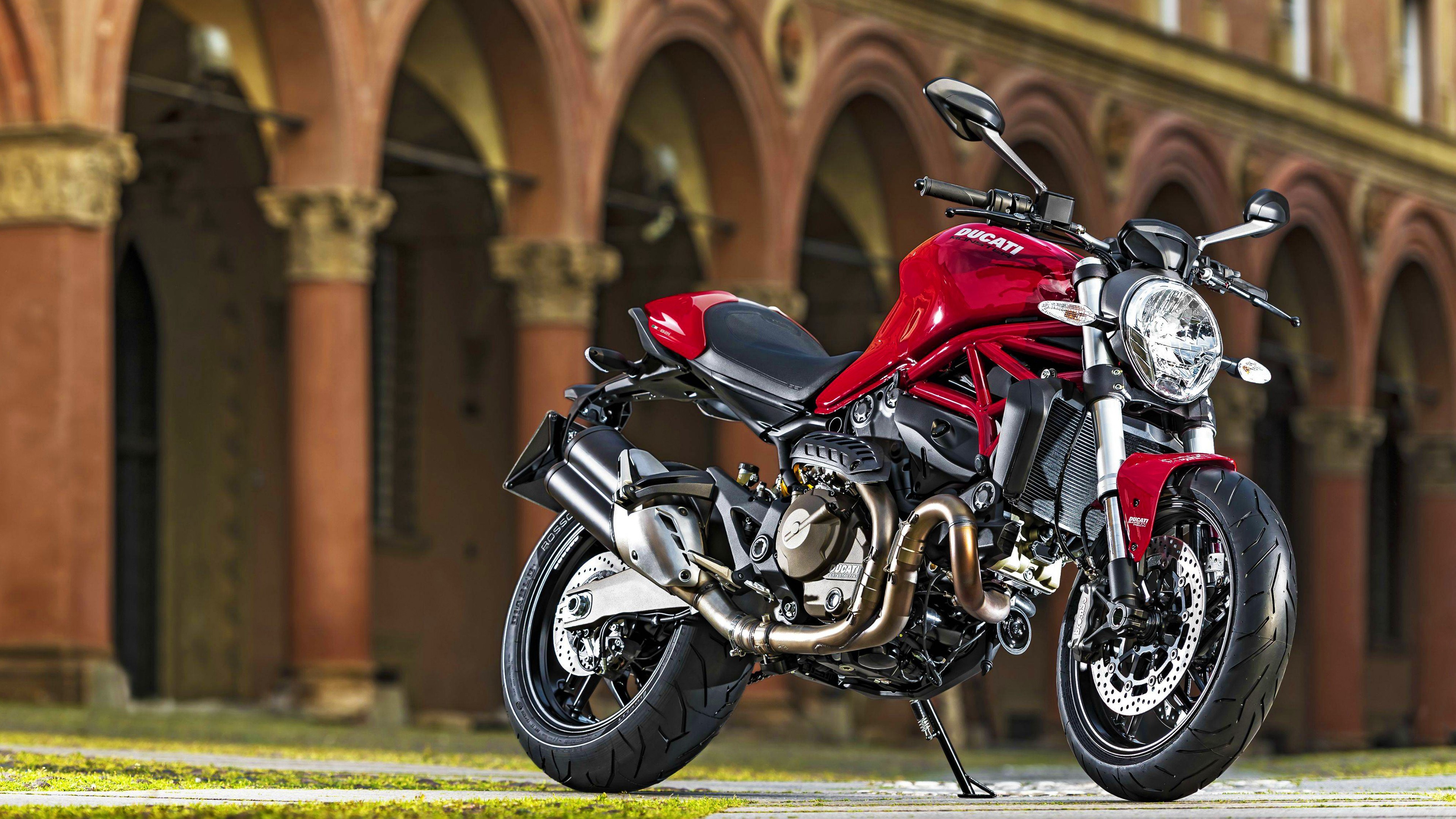 2015_ducati_monster_821-3840x2160.jpg