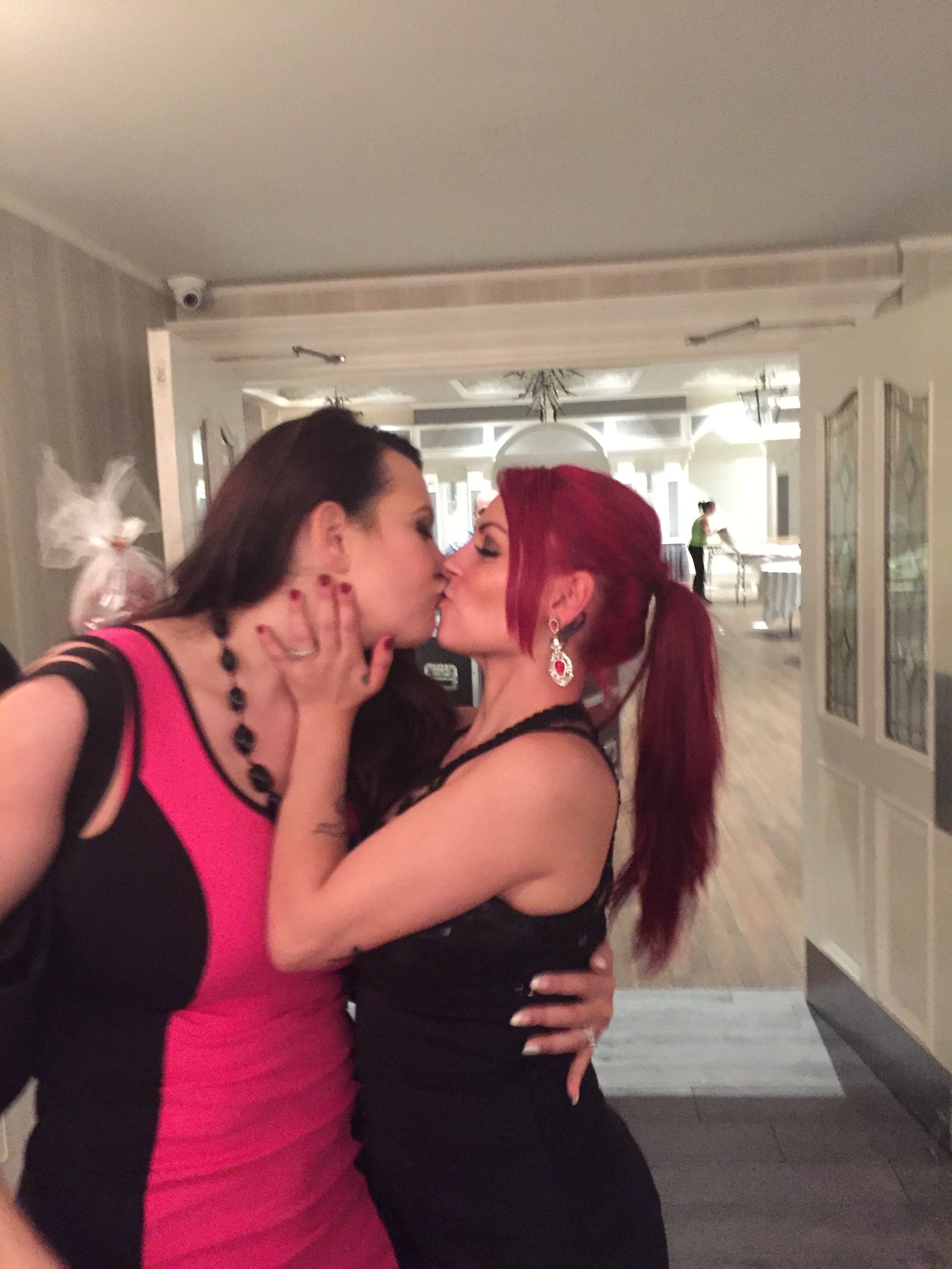 Some girls making out at a wedding. — Steemit