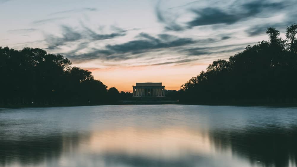 lincoln-memorial-national-mall-washington-dc-1600x900.jpg