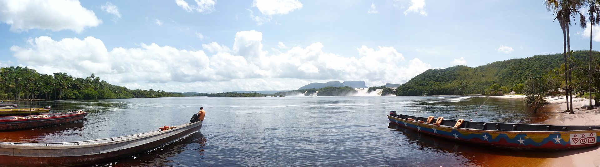 Canaima_panoramic.jpg