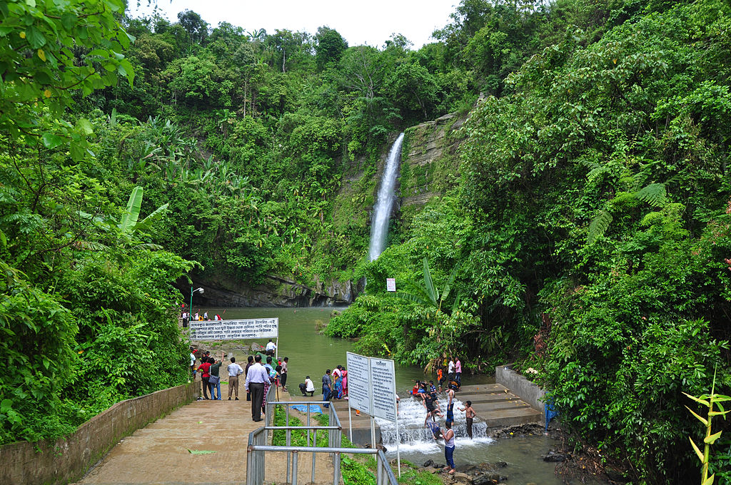 1024px-Madhabkunda_waterfall_in_Bangladesh.jpg