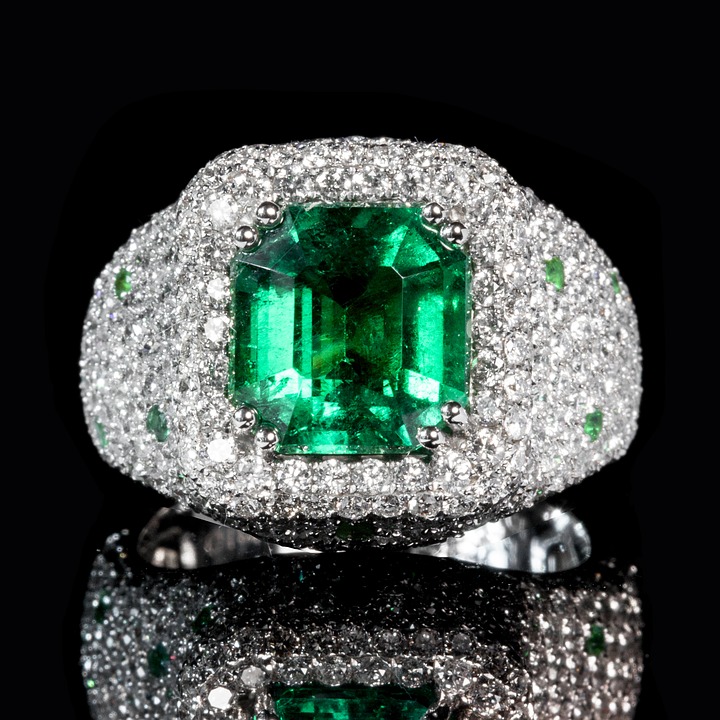 emerald-1137406_960_720.jpg