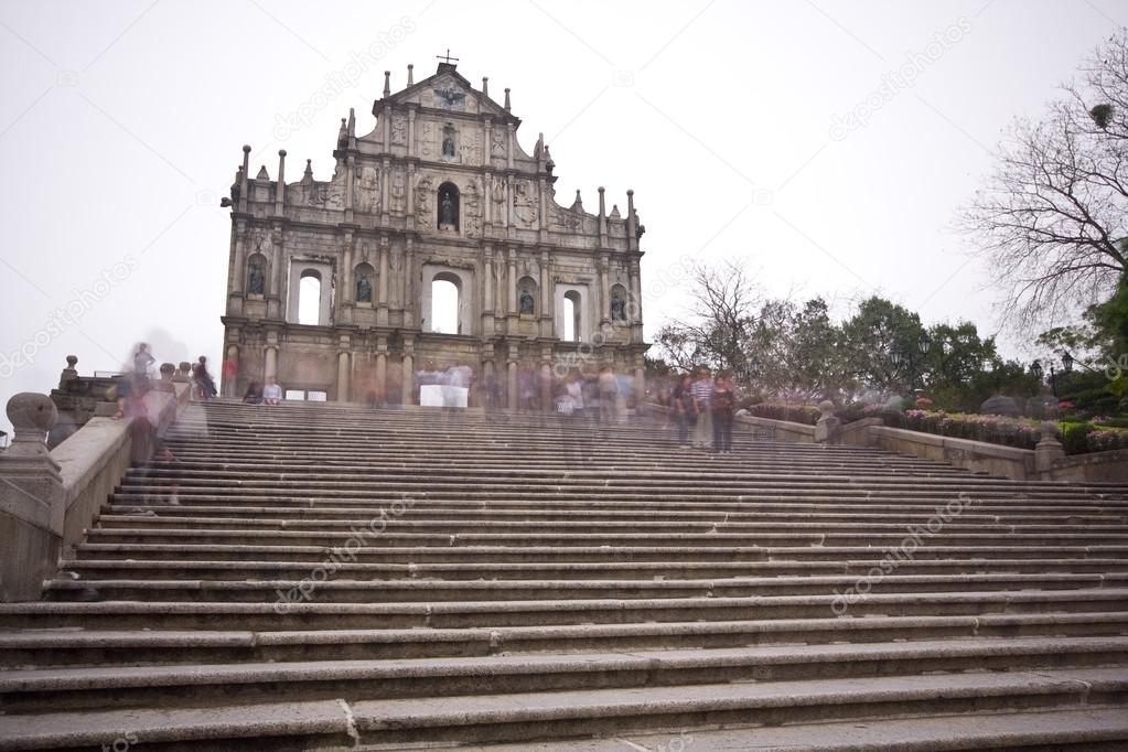 depositphotos_3242974-stock-photo-cathedral-of-saint-paul-in[1].jpg