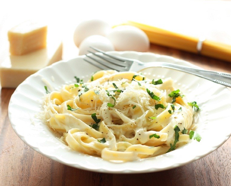 Fettuccine-all-Alfredo-un-piatto-superveloce-e-gustoso1.jpg