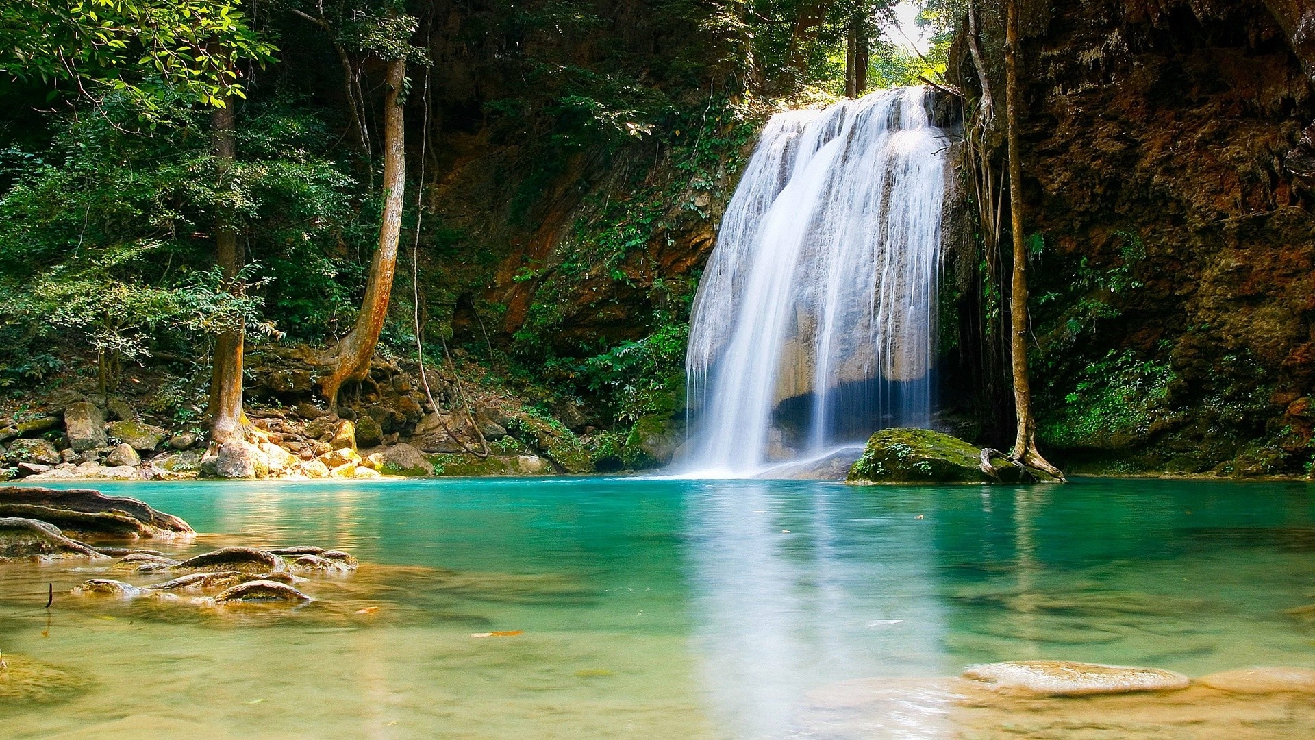 windows-8-Nature-Mountain-waterFall-wallpapers_HD_1920x1200-stunning-background.jpg