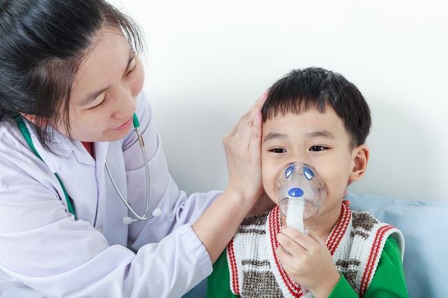 sesak-nafas-pada-anak-bisa-jadi-pertanda-penyakit-serius-alodokter.jpg
