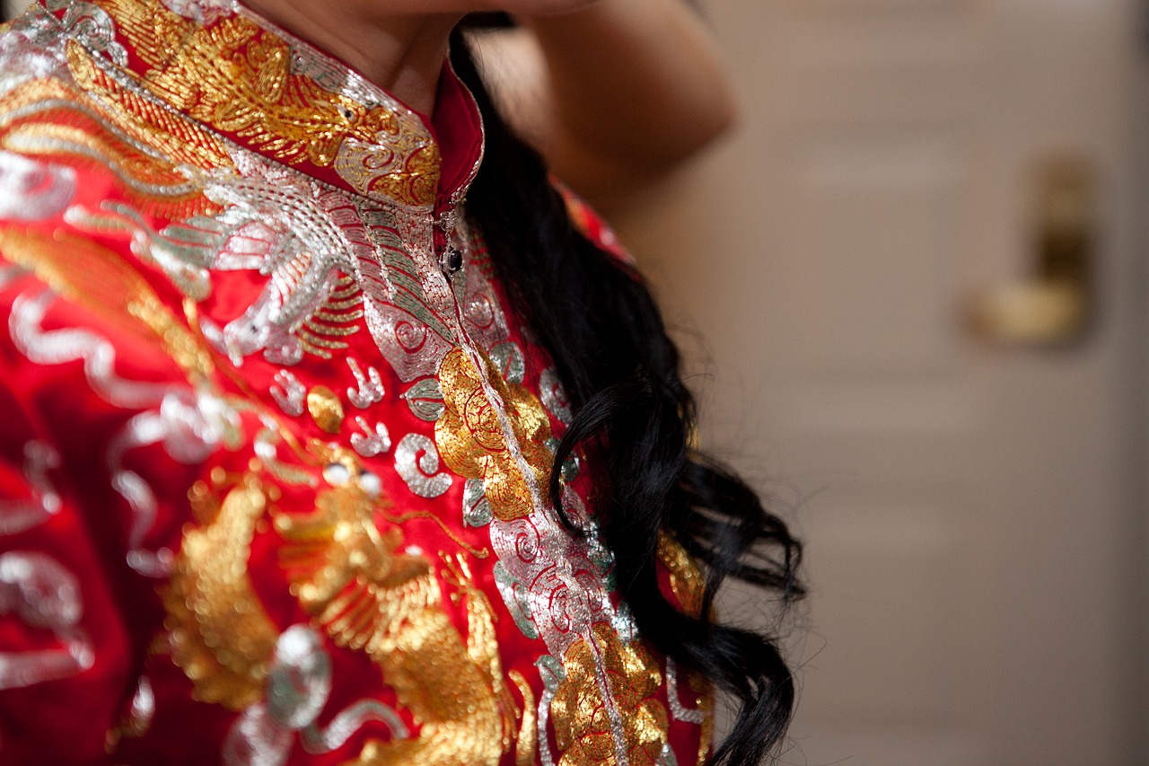 chinese-wedding-dress-1613172_1280.jpg