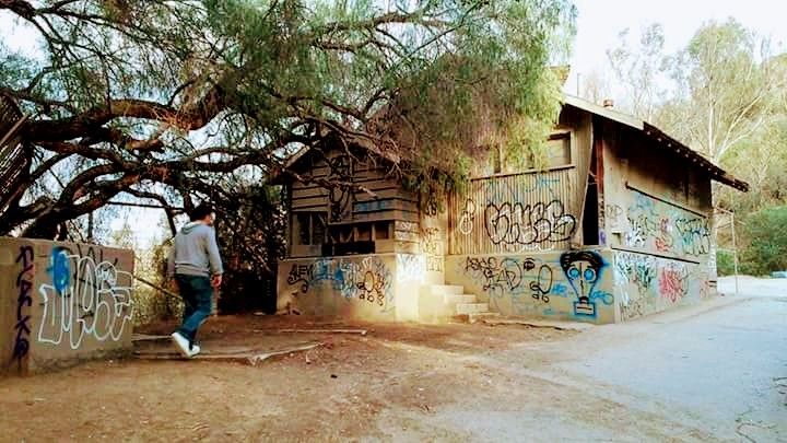 walk to hole building.jpg