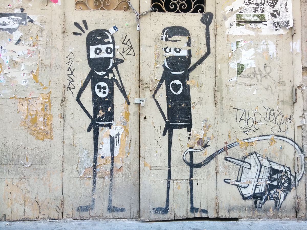 graffiti-valencia-spain-ninja-extraterrestre-love-amor-steemit-trenz (5).jpg