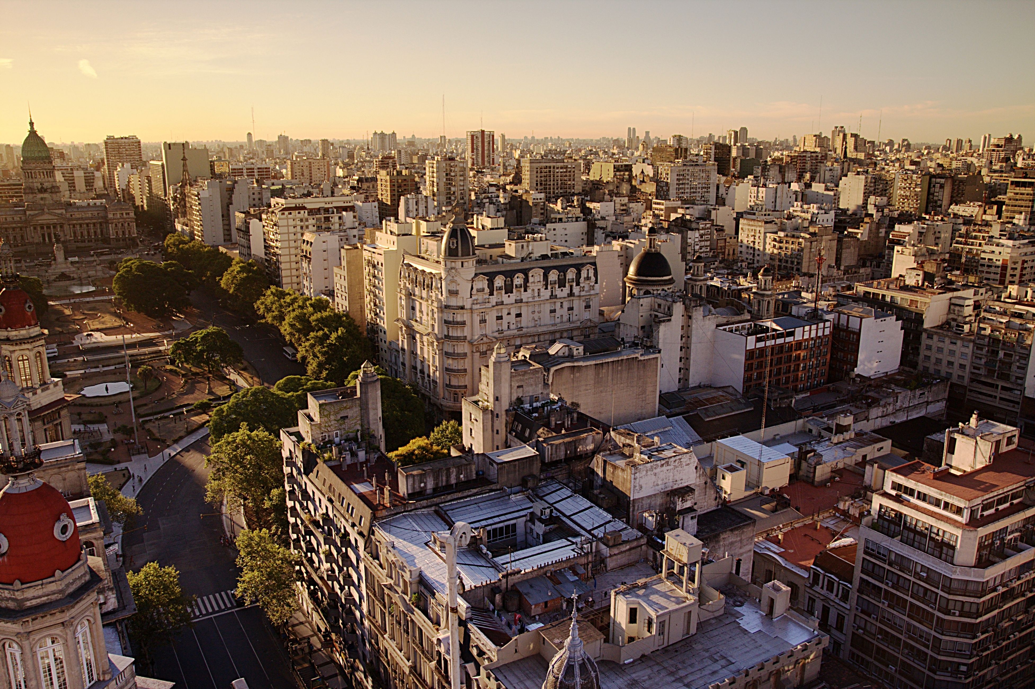 Congress_Plaza,_Buenos_Aires_at_Sunset.jpg