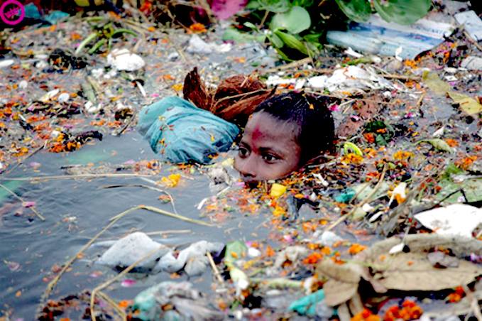 plastic-pollution-girl-swimming-asia-miss-ocean.jpg