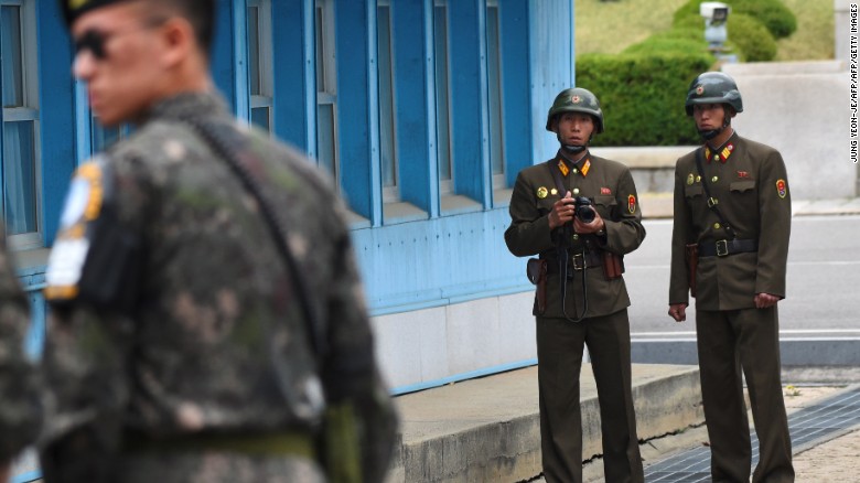 170717100028-north-korean-soldiers-dmz-april-2017-exlarge-169.jpg