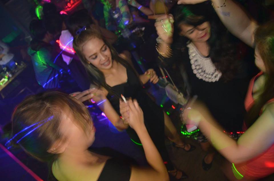 manila nightlife girls.jpg