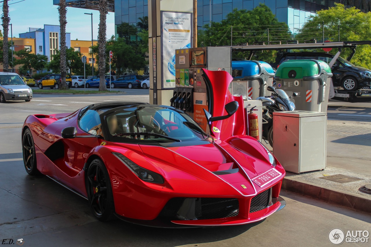 Ferrari LAFERRARI Red