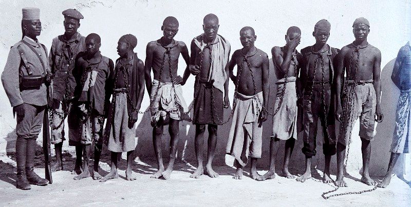 Askari-Soldier-guarding-prisoners.jpg