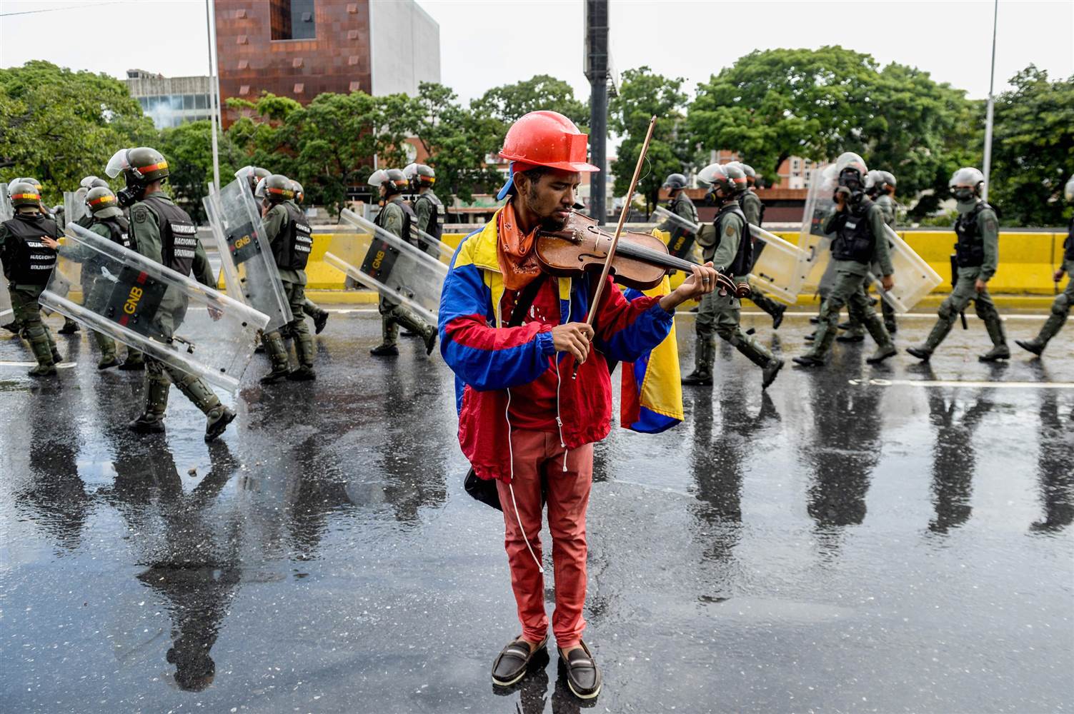 situacion-politica-provoca-caida-del-turismo-en-venezuela.jpg
