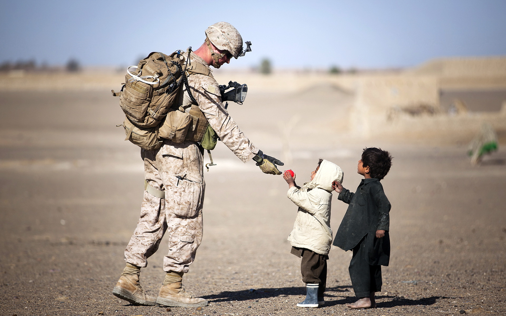 Soldiers_Men_Army_Children_mood_military_1920x1200.jpg