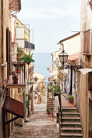 street-in-tropea-calabria-italy-conde-nast-traveller-8sept16-oliver-pilcher_304x456.jpg