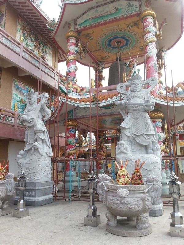 Chinese Shrine7.jpg