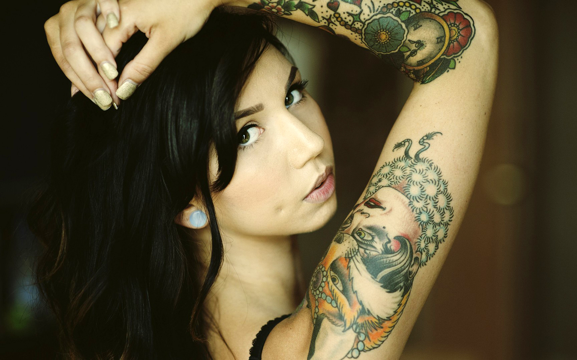 46020892-tattoo-woman-wallpaper.jpg