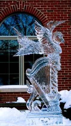 732921a4bd5ef5f59b98e538095286a6--ice-sculpture-wedding-ice-art.jpg