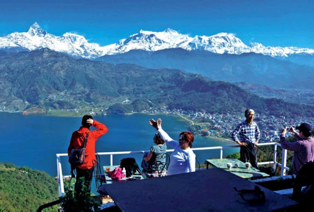 tourists-in-pokhara.jpg
