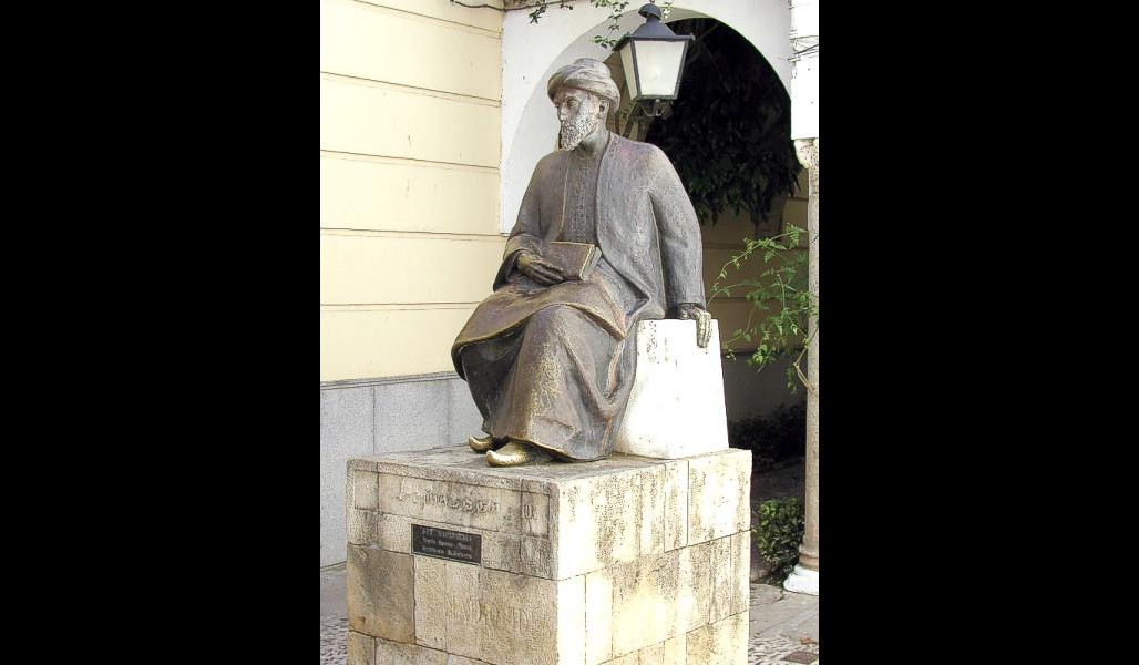 Maimonides-Statue.jpg