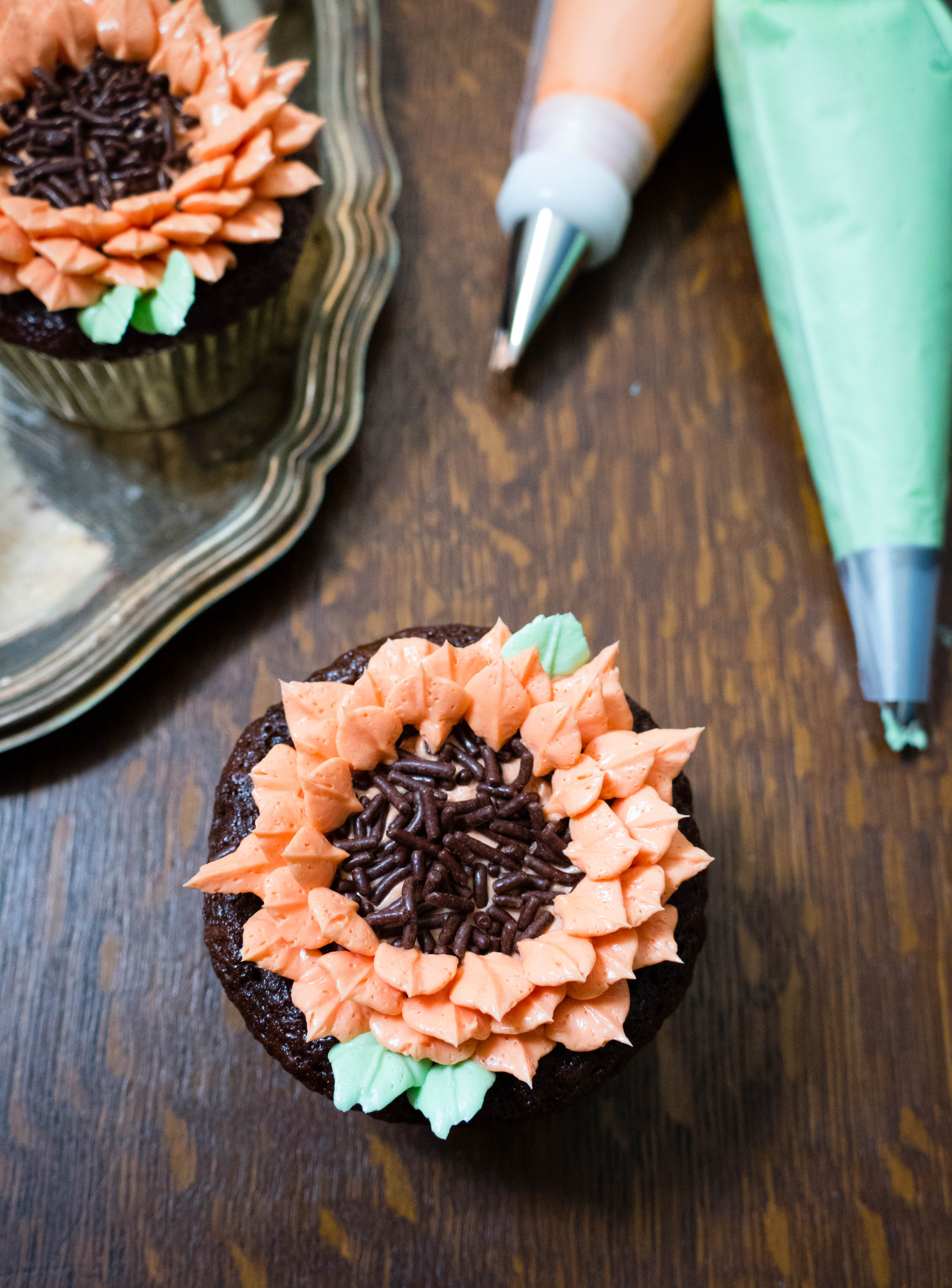 sunflower cupcakes 4.jpg