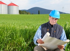 agricultural-engineer-cs.jpg_344069714.jpg