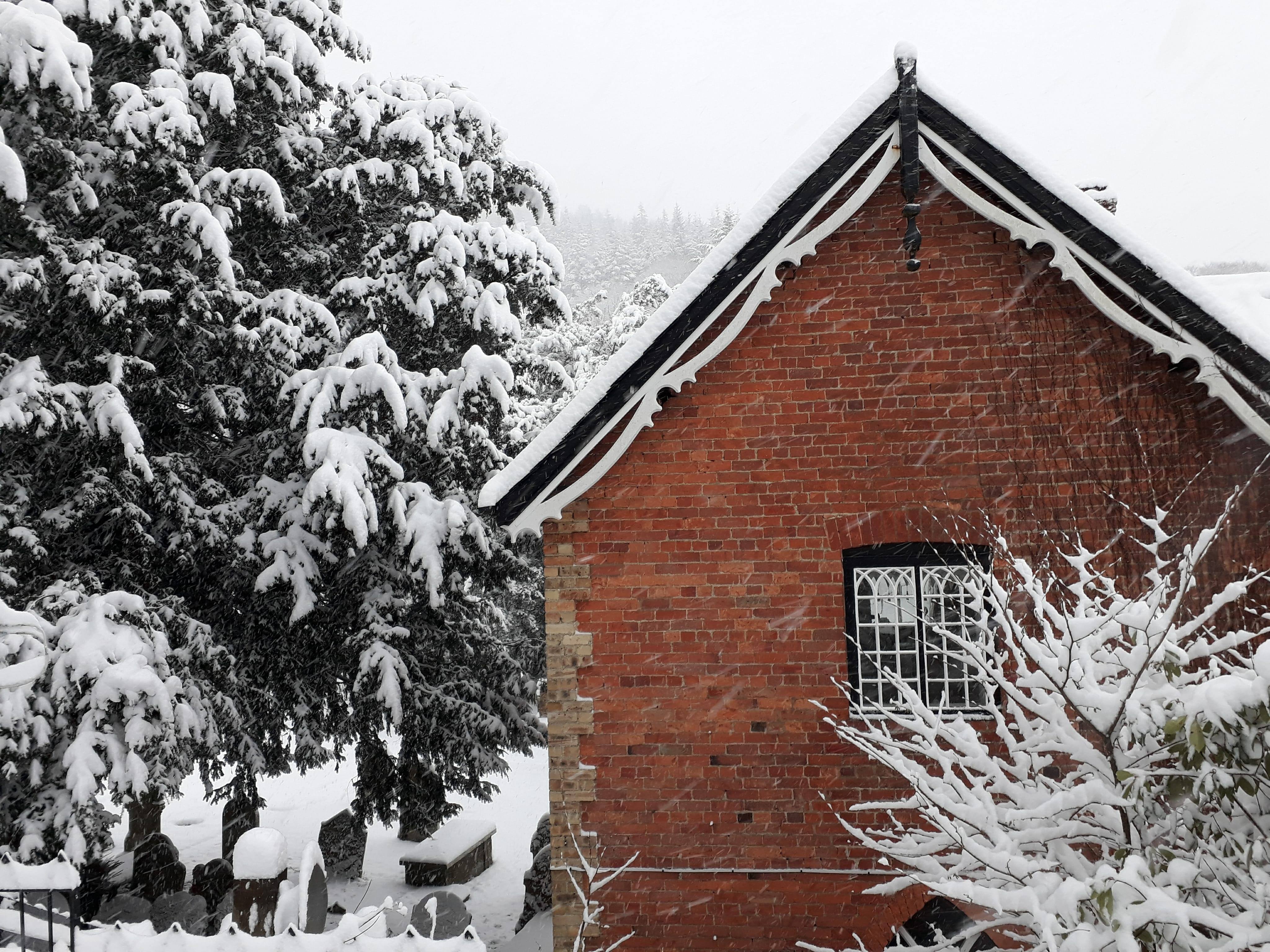 Yew and Cross cottage.jpg