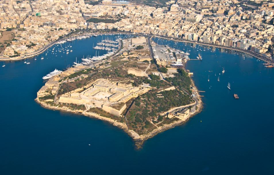 manoel-island.JPG