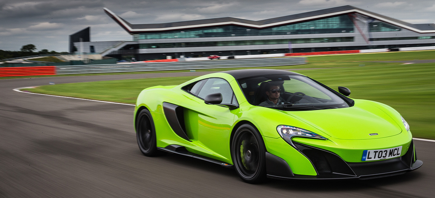 mclaren-675lt-burnout-modo-1440px.jpg