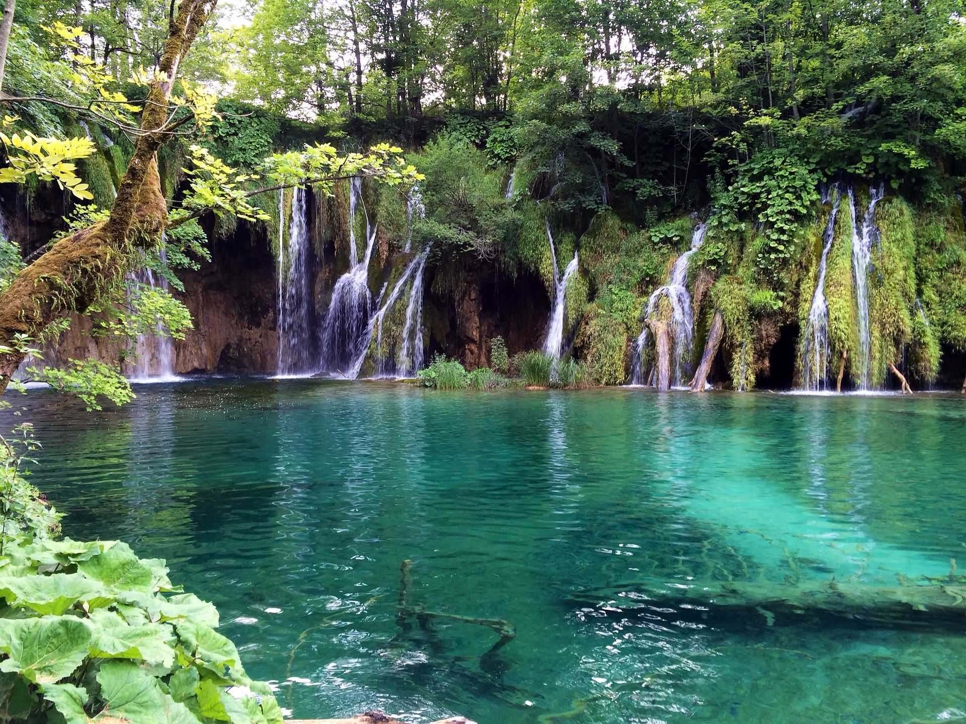 plitvice-lakes-1925269_1920.jpg