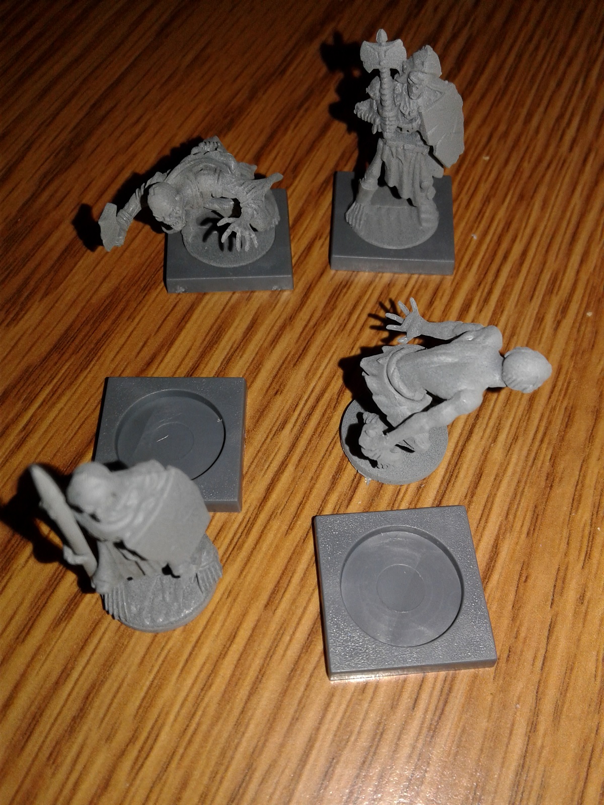 bases with miniatures.jpg