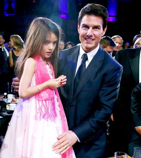 suri-cruise-tom-cruise-quits-scientology-church-+-+1-.jpg