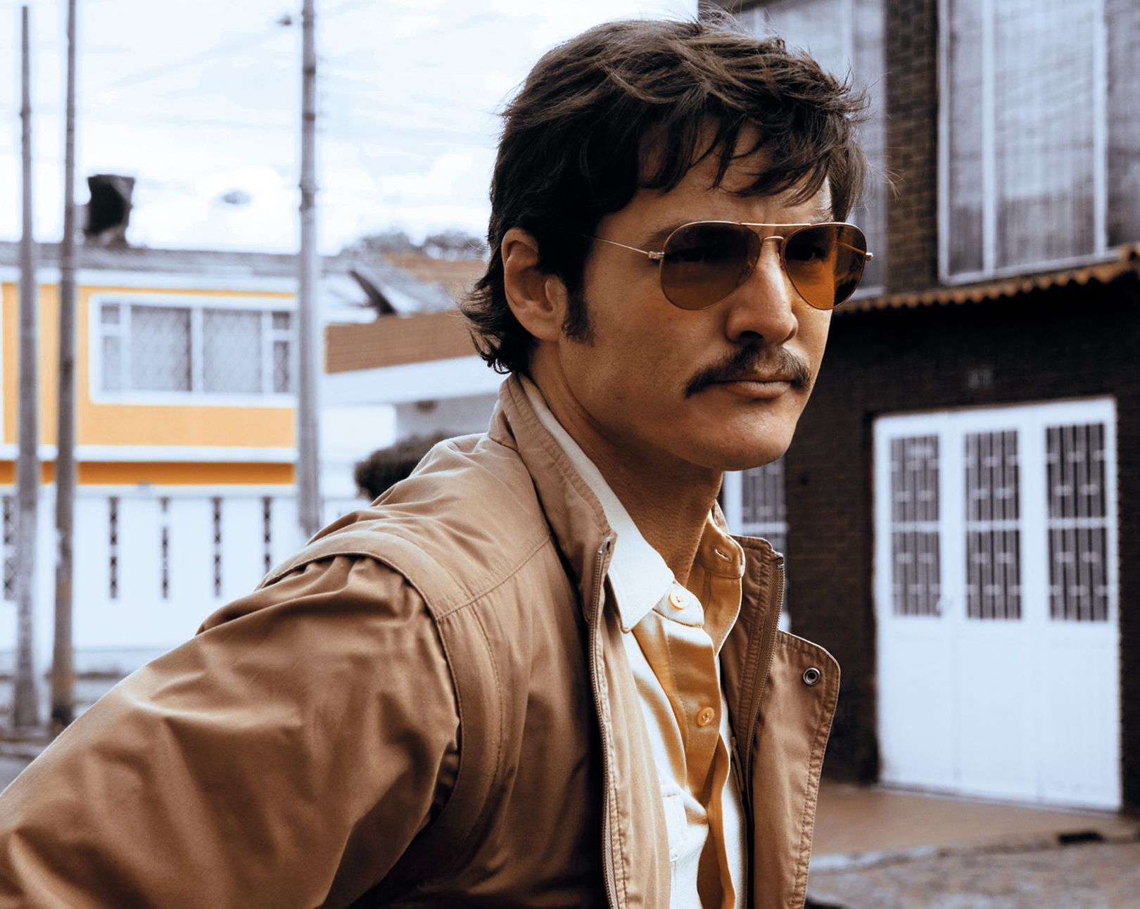 DIEGO LUNA in NARCOS: MEXICO, 2018, directed by ALEJANDRA MARQUEZ ABELLA,  AMAT ESCALANTE, ANDRES BAIZ, JOSEF KUBOTA WLADYKA, LUIS ORTEGA and WAGNER  MOURA. Copyright Gaumon - Album alb5430646