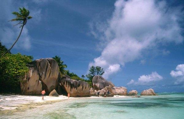 Anse-Source-DArgent-La-Digue-Seychelles-03.jpg