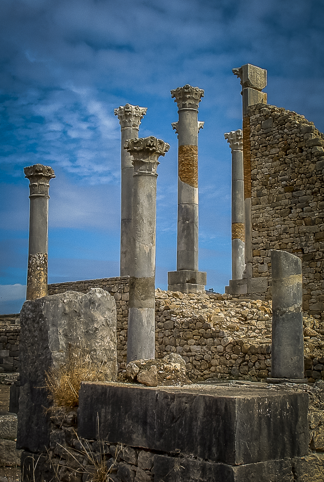 10_24_03_Volubilis_Capitol_06.jpg